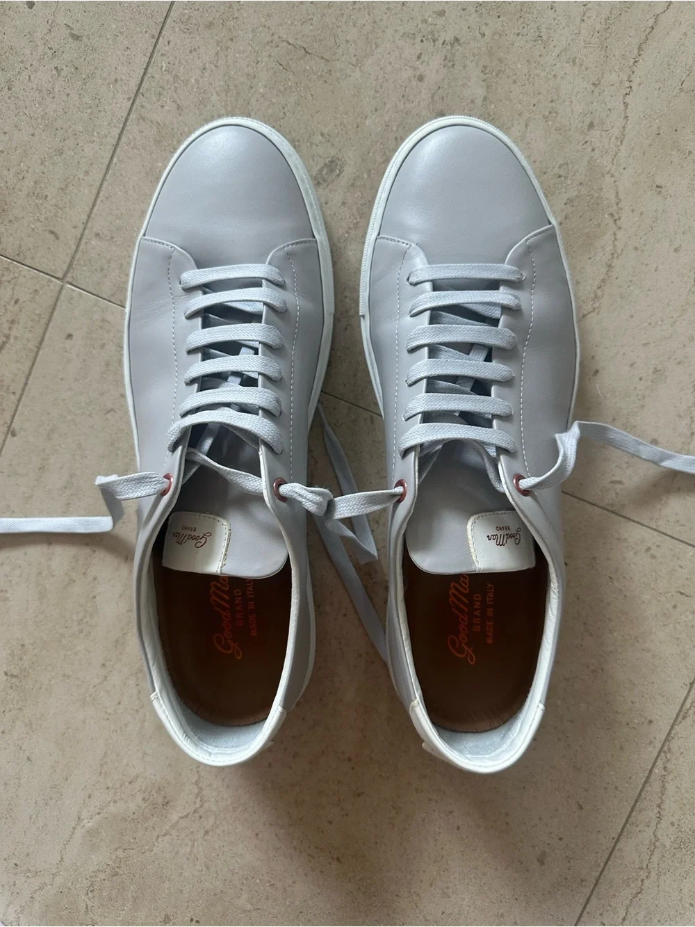 Men's Minimalist White Leather Sneakers with Padded Collar